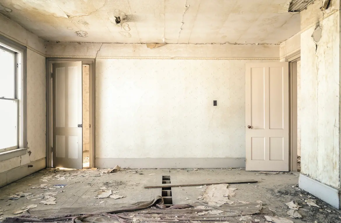 Waste disposal crew managing a cleanout project in Fulton